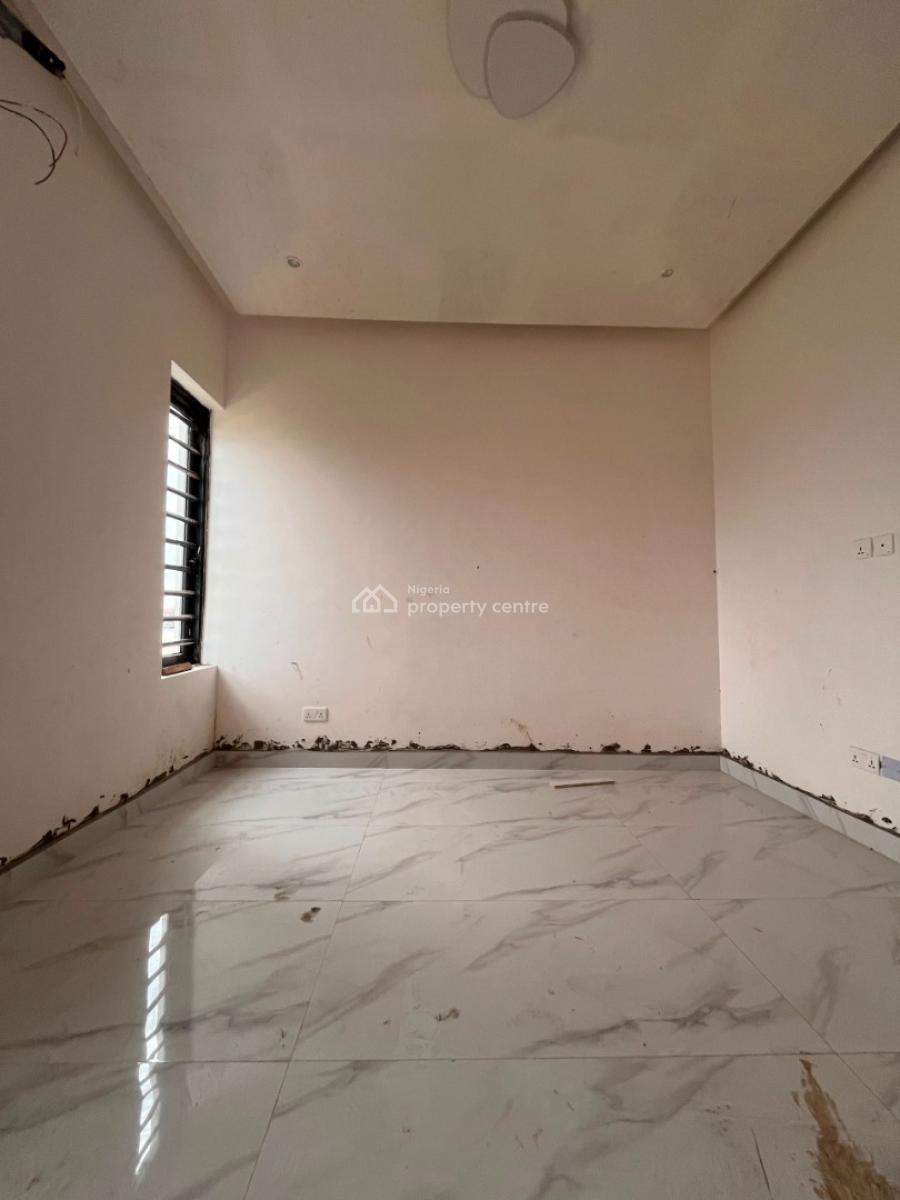 Deluxe 2 Bedroom Apartment, Surulere, Lagos, Block of Flats for Sale
