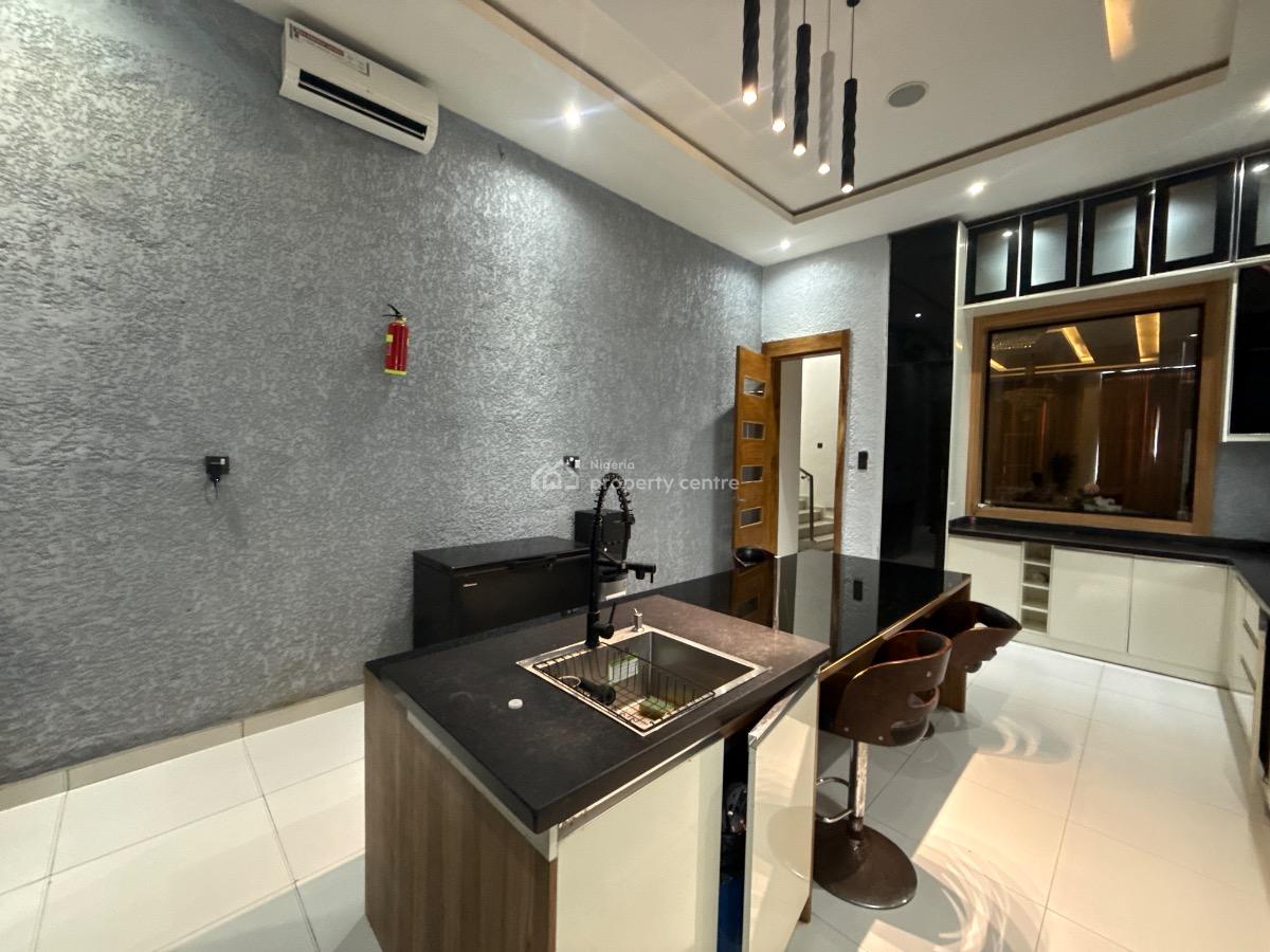 5 Bedroom Fully Furnished Detached Available, Ikota, Lekki, Lagos, Detached Duplex for Sale