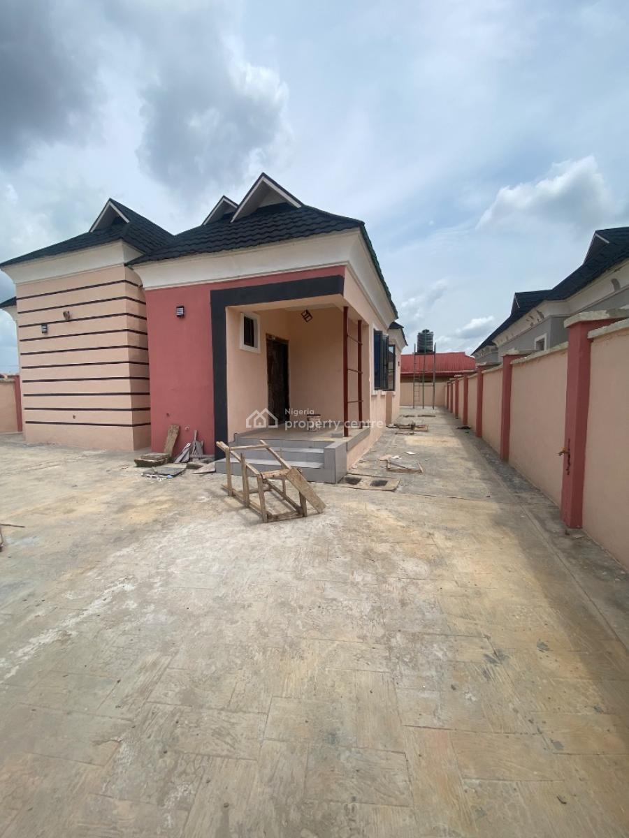 Luxury 3-bedroom Bungalow with a Miniflat, Ishefun Road, Ayobo, Lagos, Detached Bungalow for Sale