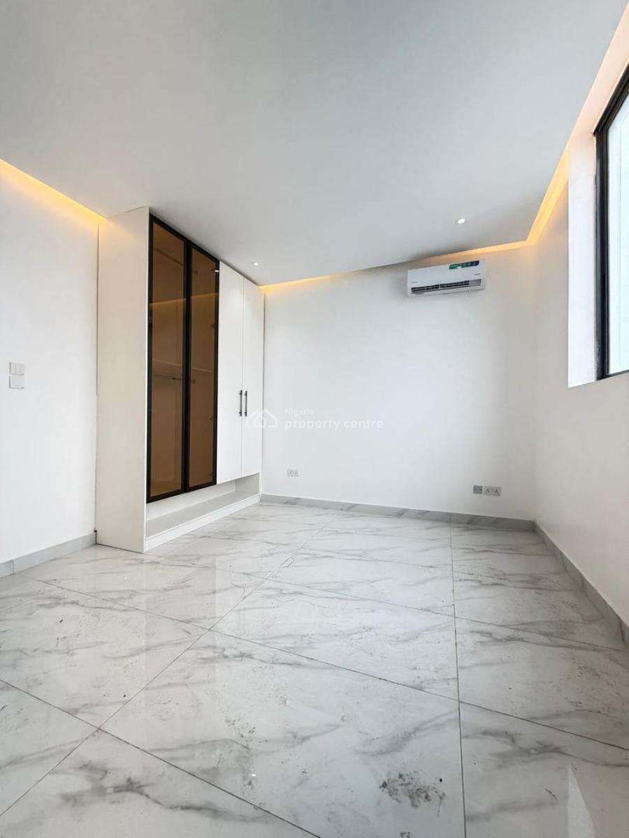 Luxury and Spacious 2 Bedroom Apartment with Pool and Gym, Lekki Phase 1, Lekki, Lagos, Flat / Apartment for Rent