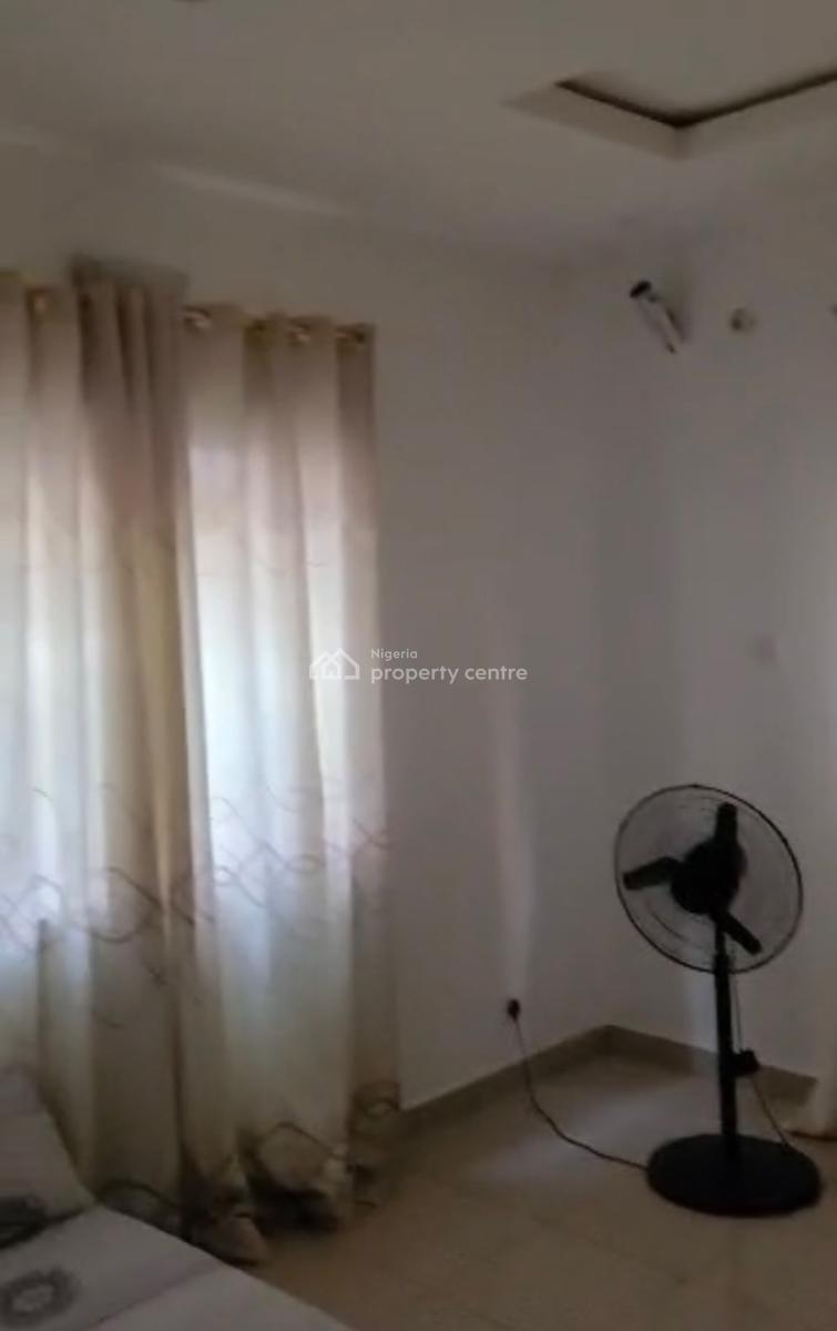 a Spacious Room Shared  in a 2bedroom Apt, Sangotedo, Ajah, Lagos, Flat / Apartment for Rent
