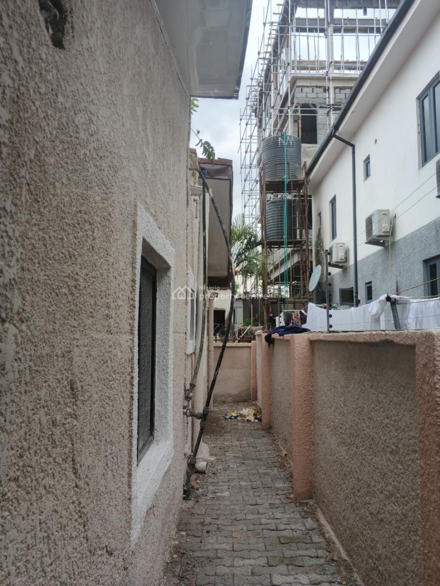 3 Bedrooms Stand Alone Bungalow in a Private Compound, Wuse 2, Abuja, Detached Bungalow for Rent