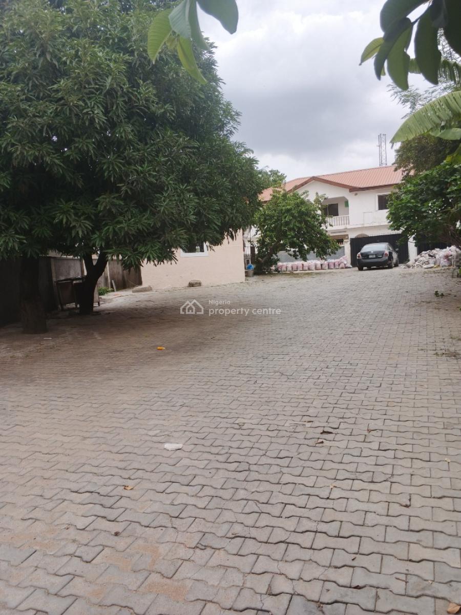 3 Bedrooms Stand Alone Bungalow in a Private Compound, Wuse 2, Abuja, Detached Bungalow for Rent