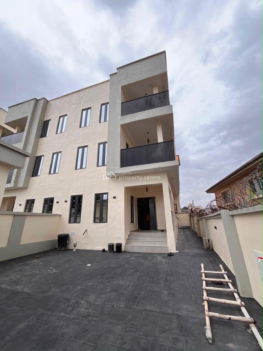 Deluxe 5 Bedroom Semi Detached Triplex with a Bq, Magodo, Lagos, Semi-detached Duplex for Sale