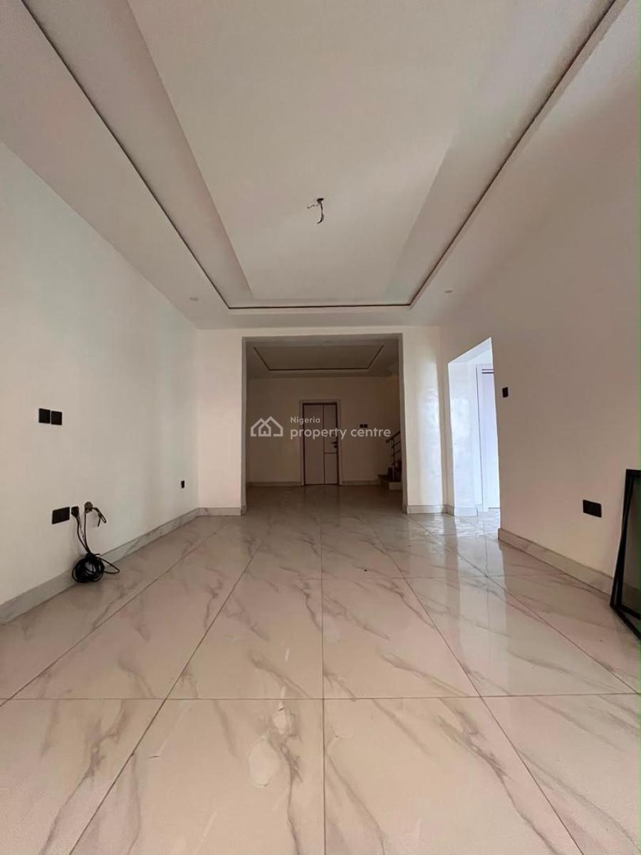 Deluxe 5 Bedroom Semi Detached Triplex with a Bq, Magodo, Lagos, Semi-detached Duplex for Sale
