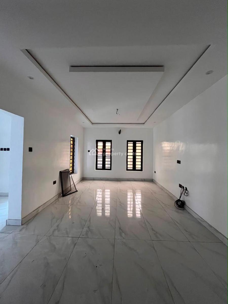 Deluxe 5 Bedroom Semi Detached Triplex with a Bq, Magodo, Lagos, Semi-detached Duplex for Sale