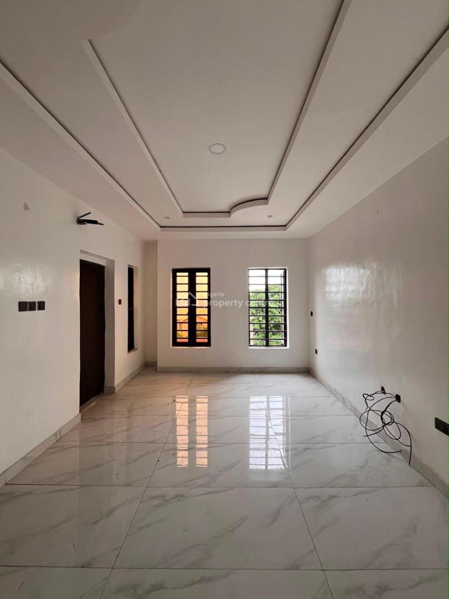 Deluxe 5 Bedroom Semi Detached Triplex with a Bq, Magodo, Lagos, Semi-detached Duplex for Sale