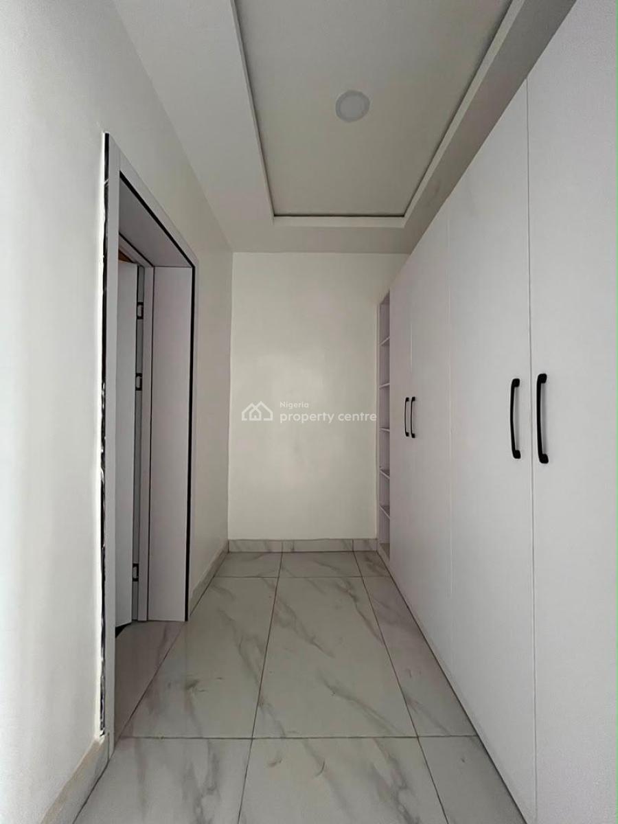 Deluxe 5 Bedroom Semi Detached Triplex with a Bq, Magodo, Lagos, Semi-detached Duplex for Sale