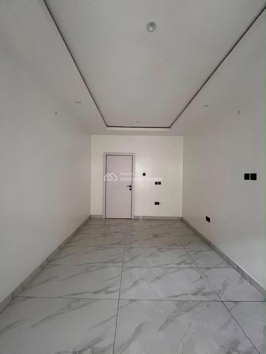 Deluxe 5 Bedroom Semi Detached Triplex with a Bq, Magodo, Lagos, Semi-detached Duplex for Sale