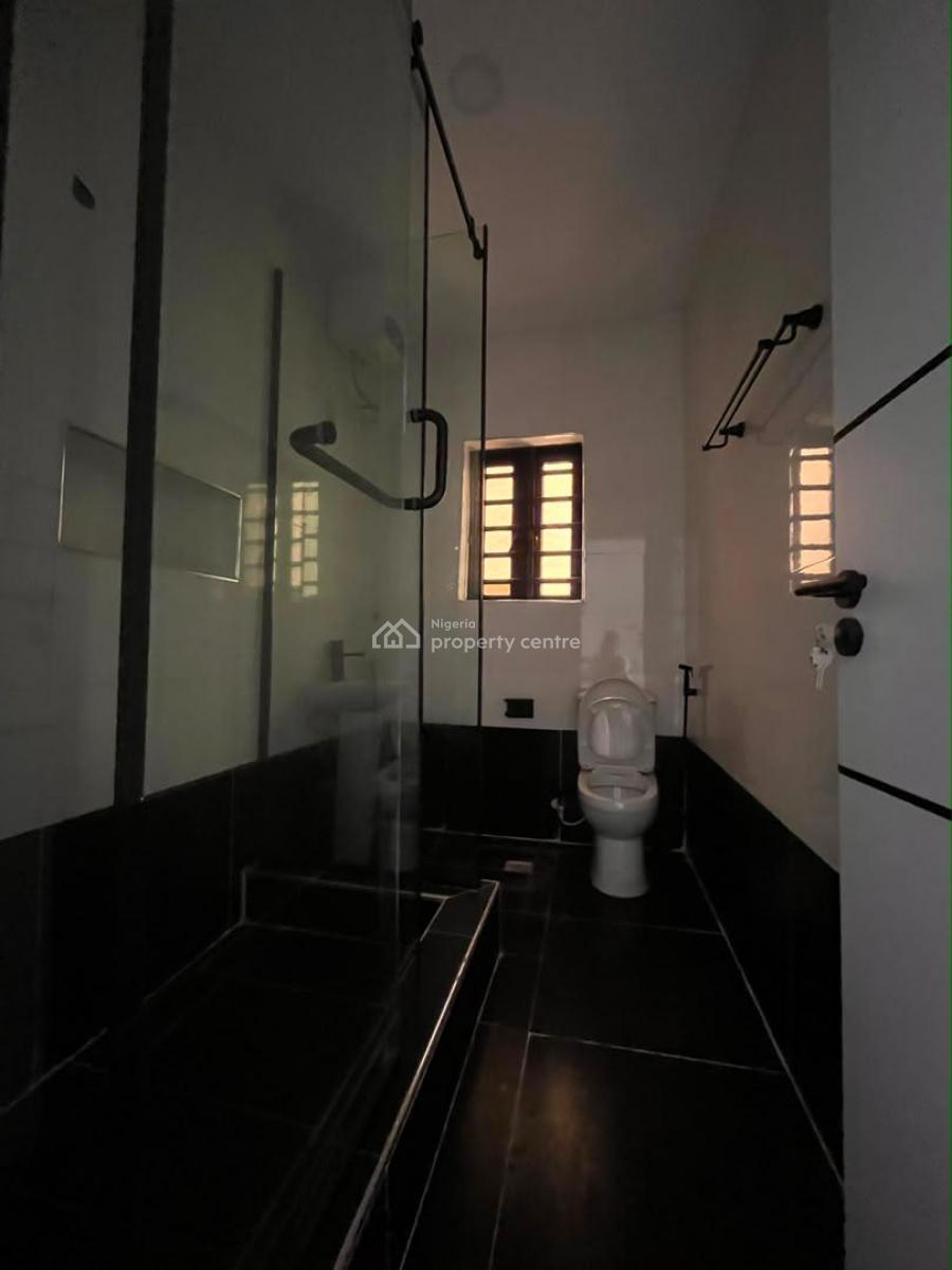 Deluxe 5 Bedroom Semi Detached Triplex with a Bq, Magodo, Lagos, Semi-detached Duplex for Sale
