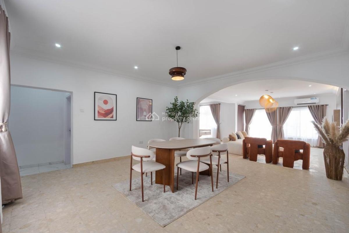 Luxury Two Bedroom with Bathub, Swimming Pool, Snooker Table, Lekki Phase 1, Lekki, Lagos, Flat / Apartment Short Let