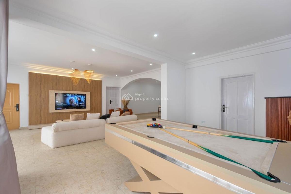 Luxury Two Bedroom with Bathub, Swimming Pool, Snooker Table, Lekki Phase 1, Lekki, Lagos, Flat / Apartment Short Let