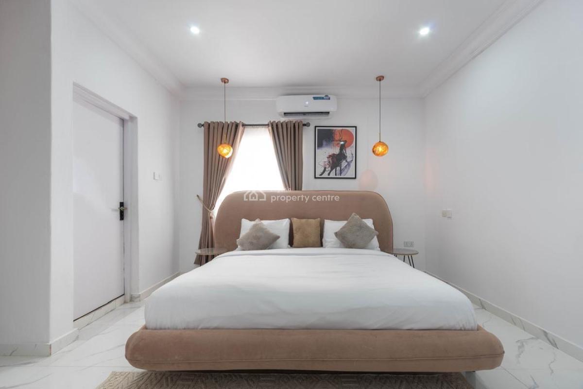 Luxury Two Bedroom with Bathub, Swimming Pool, Snooker Table, Lekki Phase 1, Lekki, Lagos, Flat / Apartment Short Let