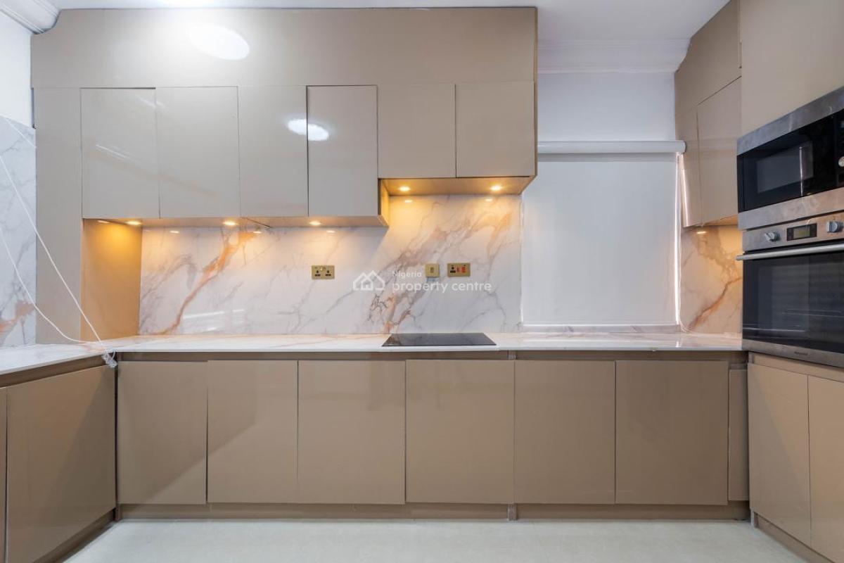 Luxury Two Bedroom with Bathub, Swimming Pool, Snooker Table, Lekki Phase 1, Lekki, Lagos, Flat / Apartment Short Let