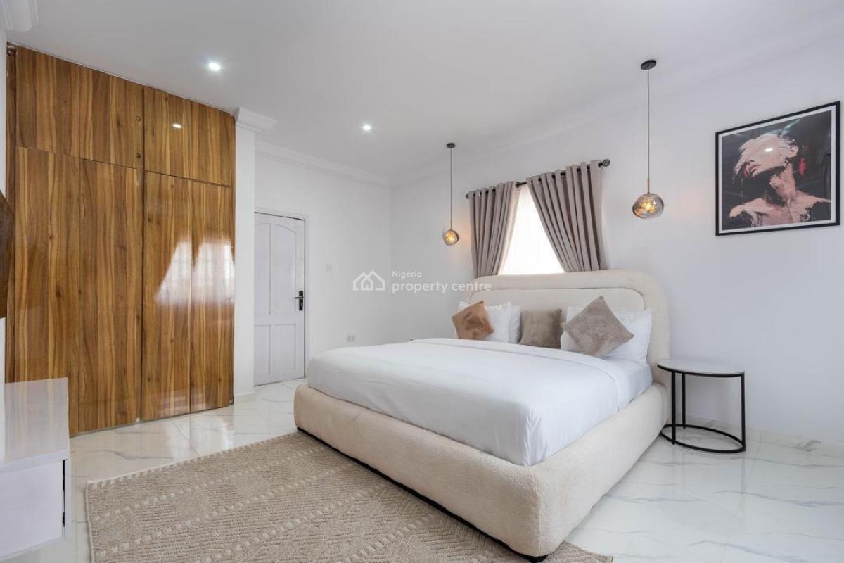 Luxury Two Bedroom with Bathub, Swimming Pool, Snooker Table, Lekki Phase 1, Lekki, Lagos, Flat / Apartment Short Let