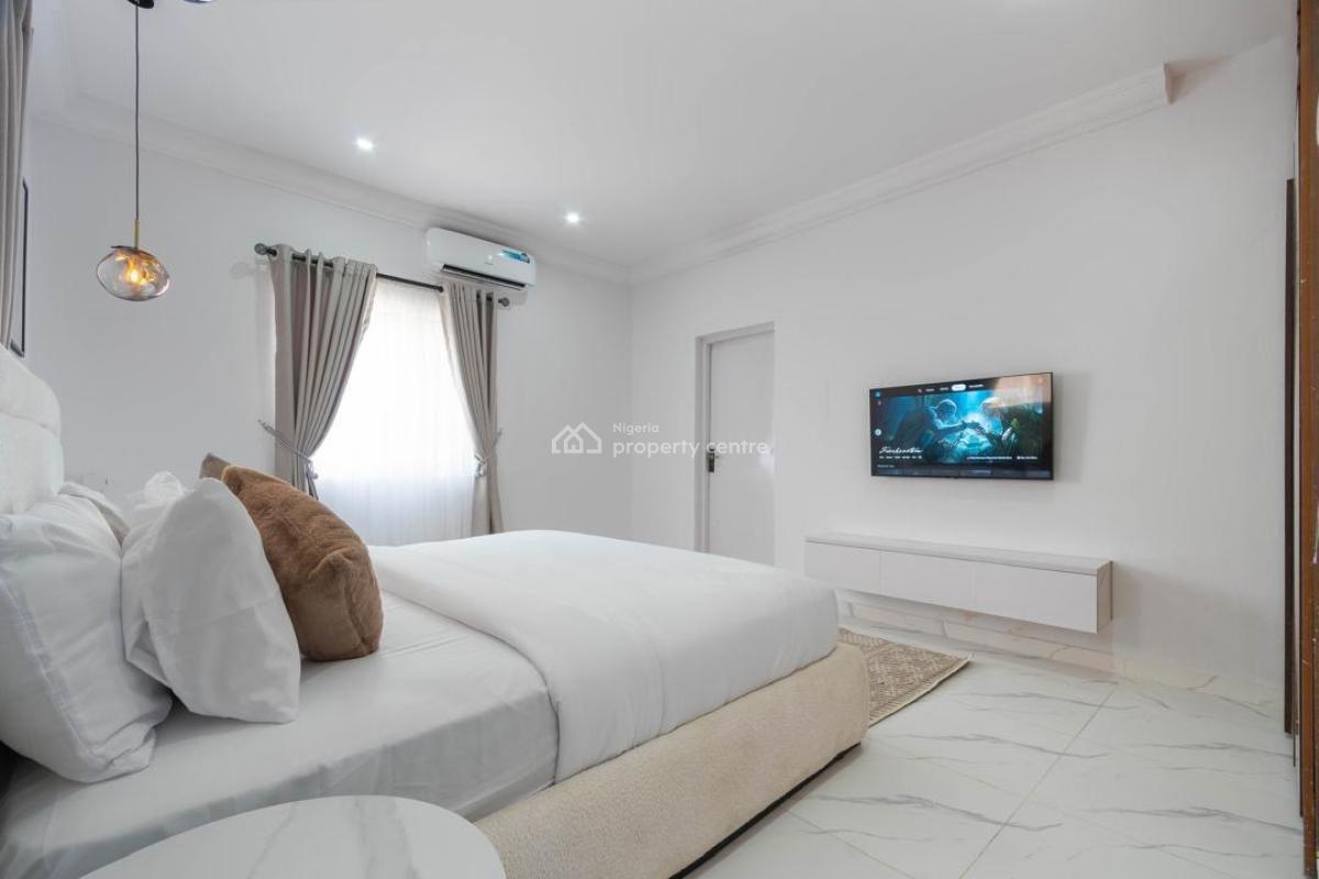 Luxury Two Bedroom with Bathub, Swimming Pool, Snooker Table, Lekki Phase 1, Lekki, Lagos, Flat / Apartment Short Let