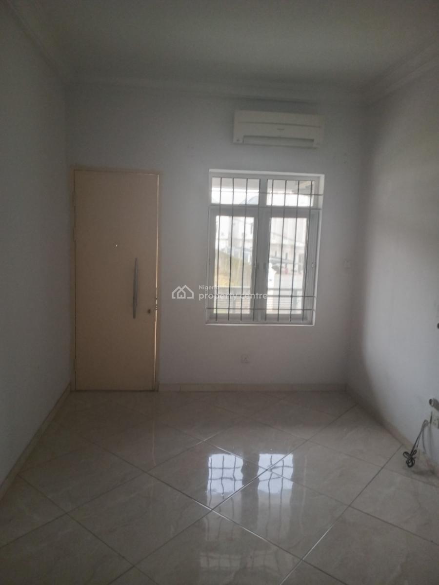 Luxury Miniflat Upstairs, Fitted Kitchen, Upstairs, 2 Toiles, Balconie, Off Freedom Way, Ikate, Lekki, Lagos, Mini Flat (room and Parlour) for Rent