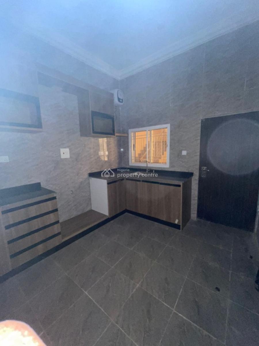 Brand New Well Spacious 3 Bedroom Apartment, Living Faith Axis, Jahi, Abuja, Flat / Apartment for Rent