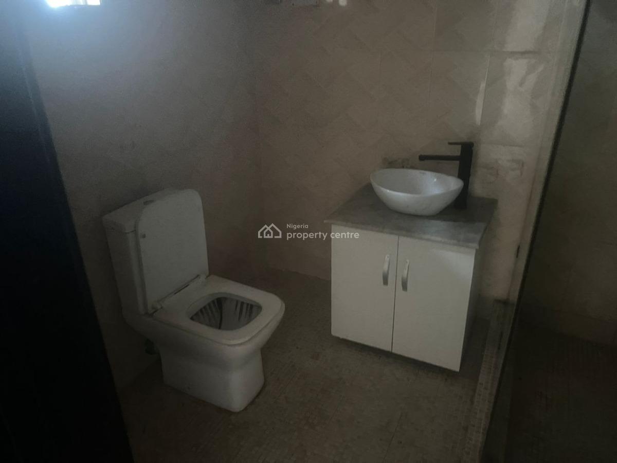 Well Maintained 3 Bedroom Terrace, Osapa, Lekki, Lagos, Terraced Duplex for Rent