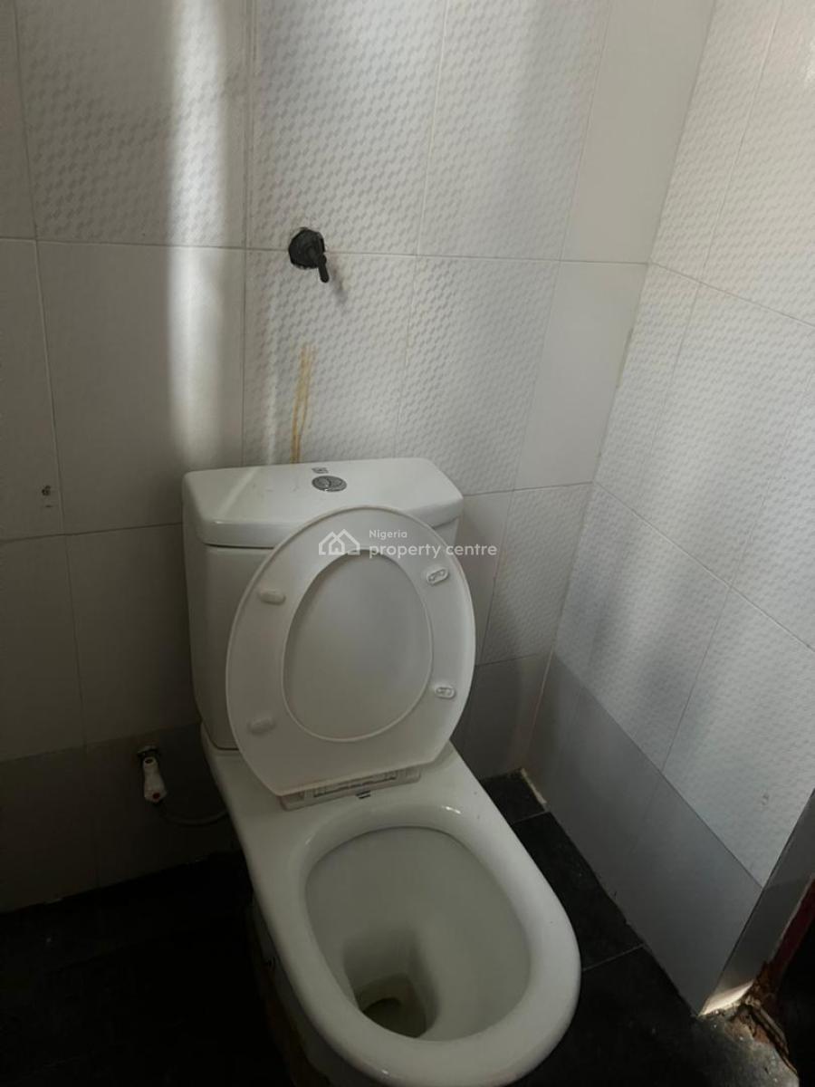 Spacious   Studio  Bedroom Apartment Downstairs, Agungi, Lekki, Lagos, Self Contain (single Rooms) for Rent