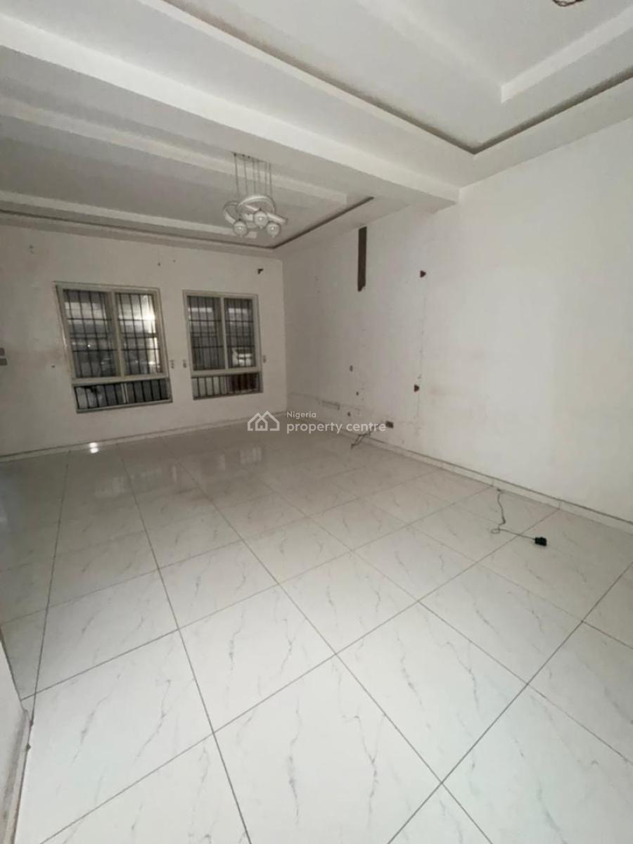 Single Room Upstairs in a Shared Apartment Upstairs, Orchid Royal P Estate, Lekki, Lagos, Self Contain (single Rooms) for Rent