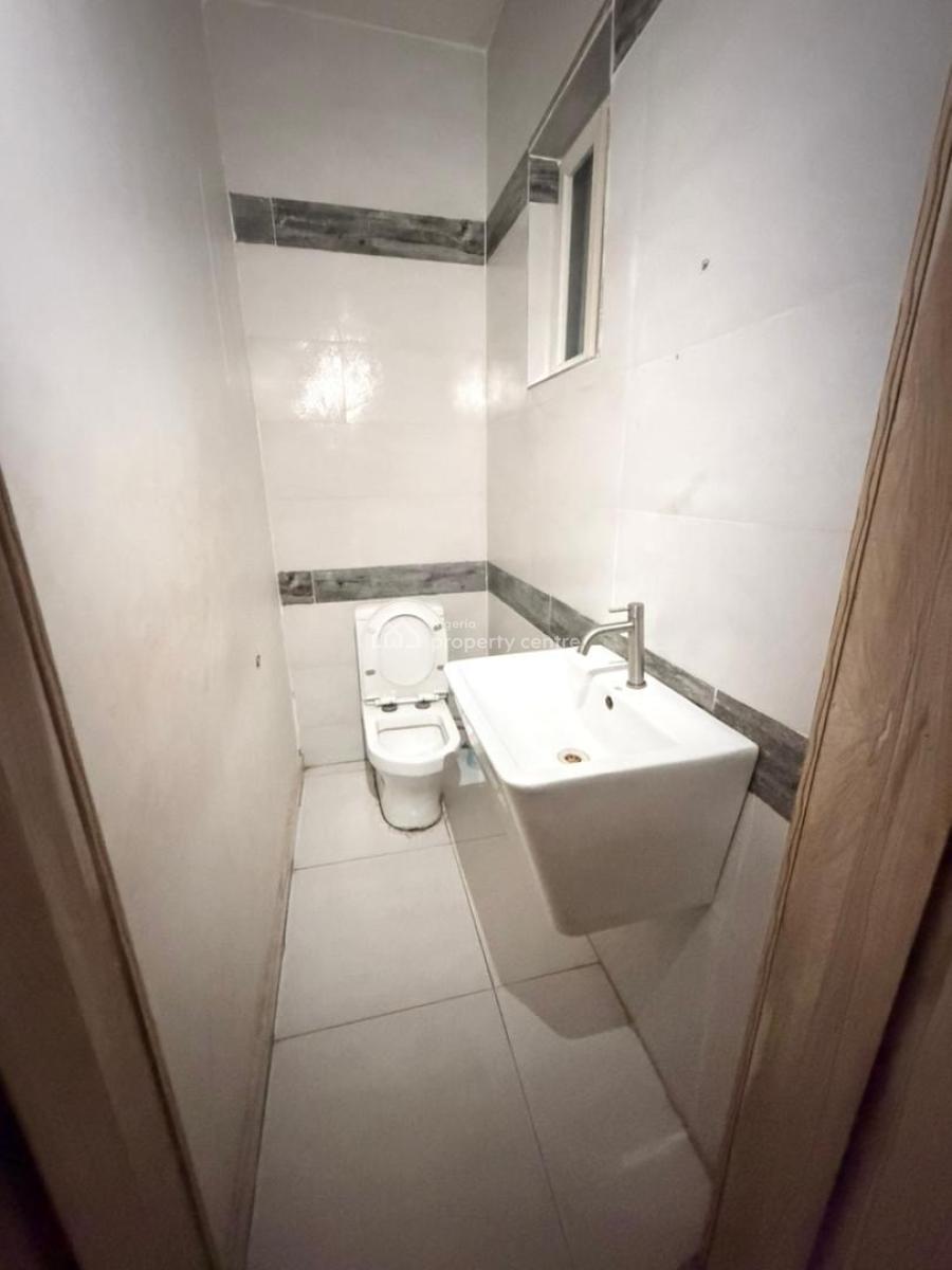 Single Room Upstairs in a Shared Apartment Upstairs, Orchid Royal P Estate, Lekki, Lagos, Self Contain (single Rooms) for Rent