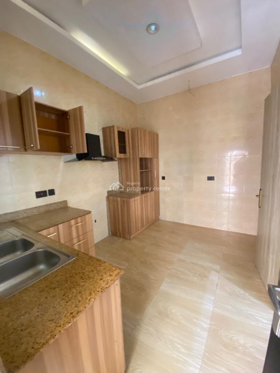 Spacious 3 Bedroom Serviced Apartment with Bq Available, Lekki Phase 1, Lekki, Lagos, Flat / Apartment for Rent