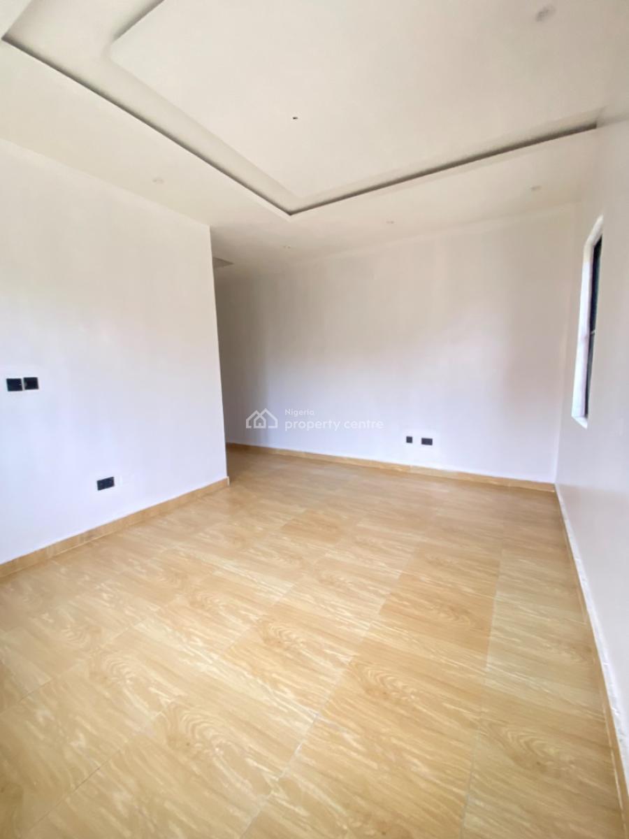 Spacious 3 Bedroom Serviced Apartment with Bq Available, Lekki Phase 1, Lekki, Lagos, Flat / Apartment for Rent