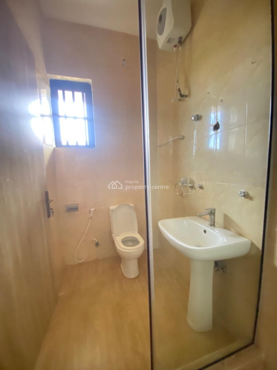 Spacious 3 Bedroom Serviced Apartment with Bq Available, Lekki Phase 1, Lekki, Lagos, Flat / Apartment for Rent