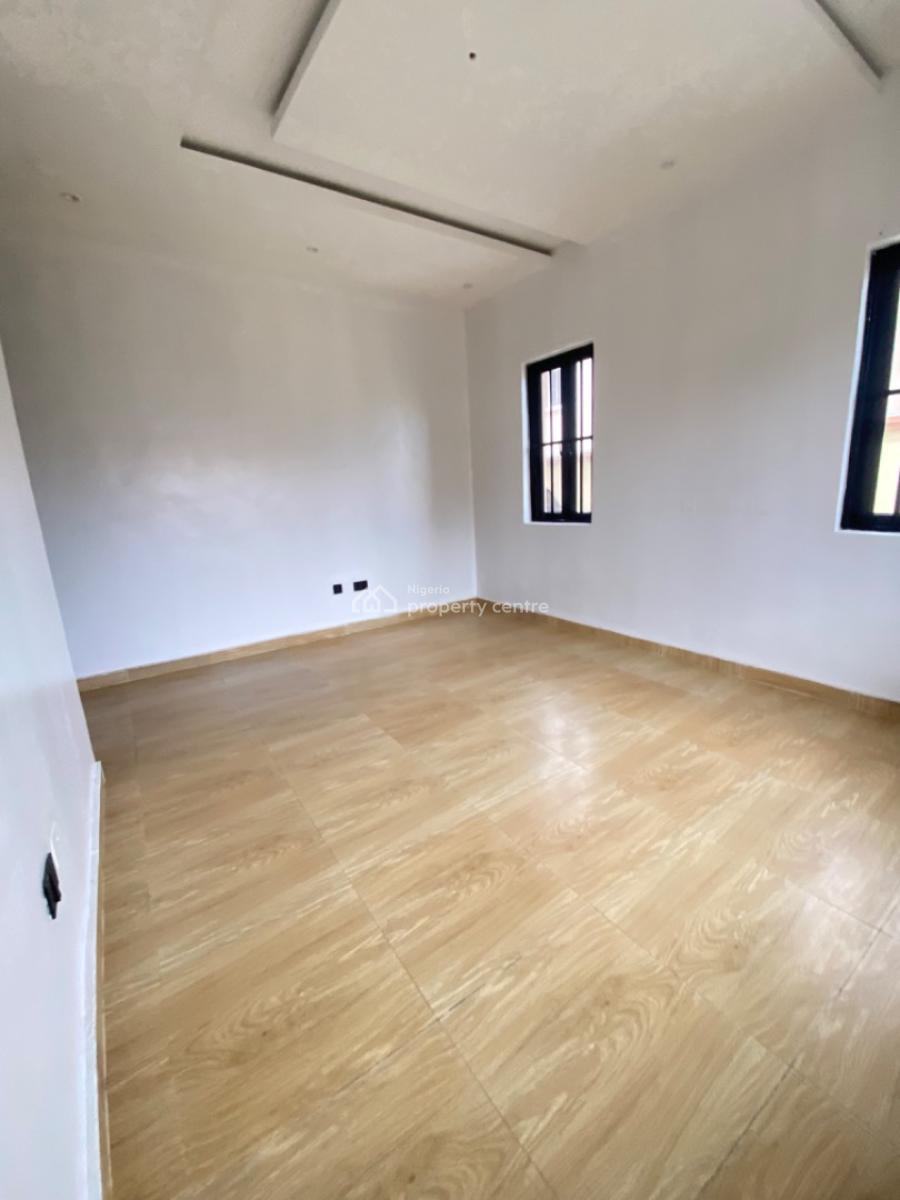 Spacious 3 Bedroom Serviced Apartment with Bq Available, Lekki Phase 1, Lekki, Lagos, Flat / Apartment for Rent