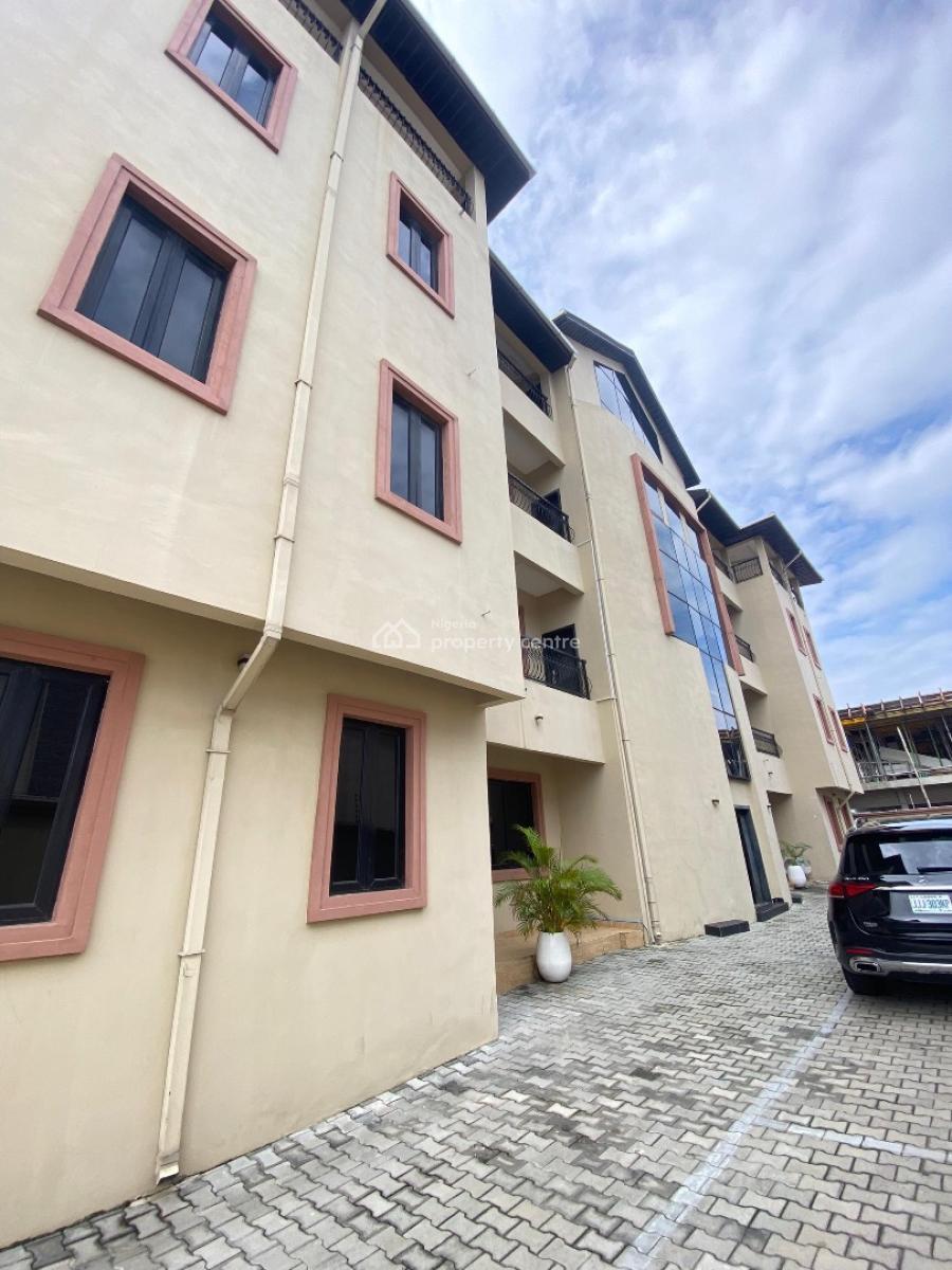 Spacious 3 Bedroom Serviced Apartment with Bq Available, Lekki Phase 1, Lekki, Lagos, Flat / Apartment for Rent