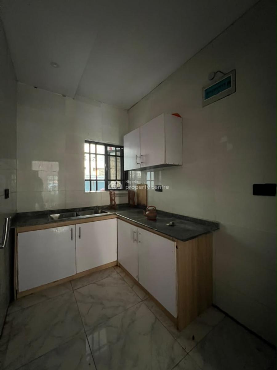 2 Bedroom Apartment, Mobil Road, Ajah, Lagos, Flat / Apartment for Rent