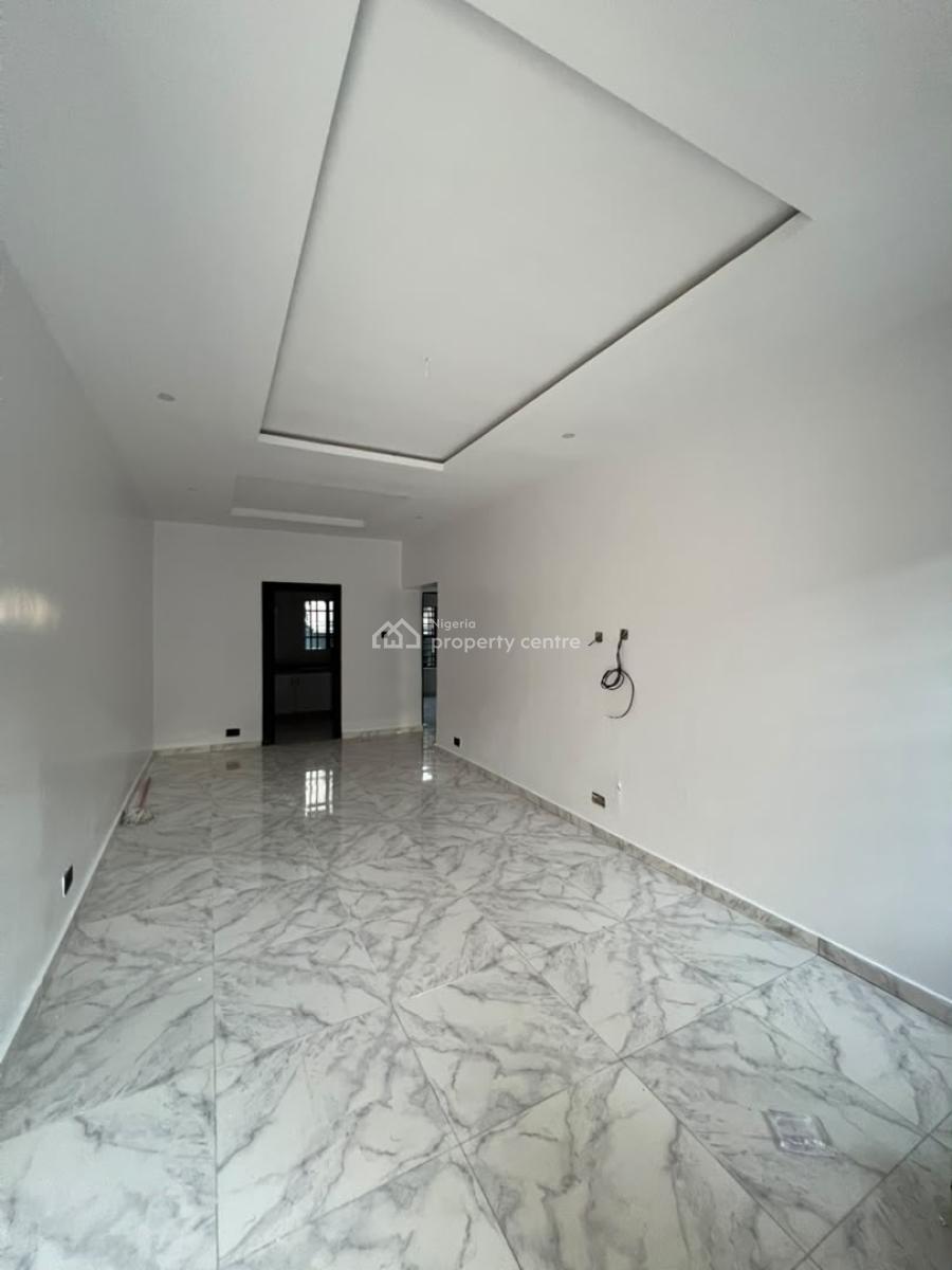 2 Bedroom Apartment, Mobil Road, Ajah, Lagos, Flat / Apartment for Rent
