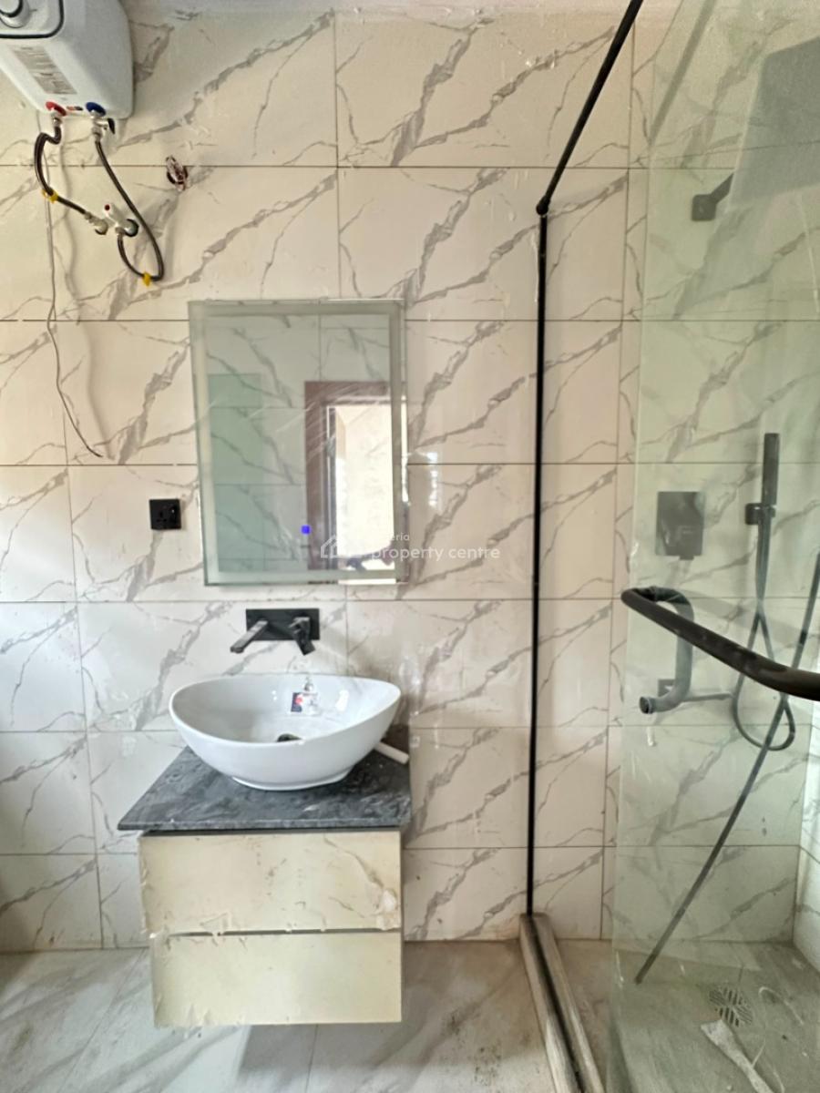 Exquisite Luxury Spacious 3 Bedroom Apartment with Gym, Swimming Pool, Lekki Phase 1, Lekki, Lagos, Flat / Apartment for Sale