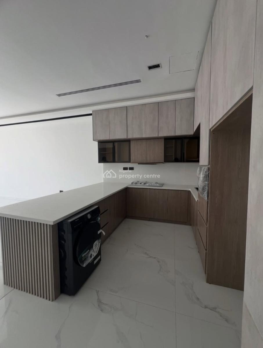 New and Serviced with 24/7 Power Supply Well-finished 2 Bedroom En-sui, Lekki Phase 1, Lekki, Lagos, Flat / Apartment for Sale