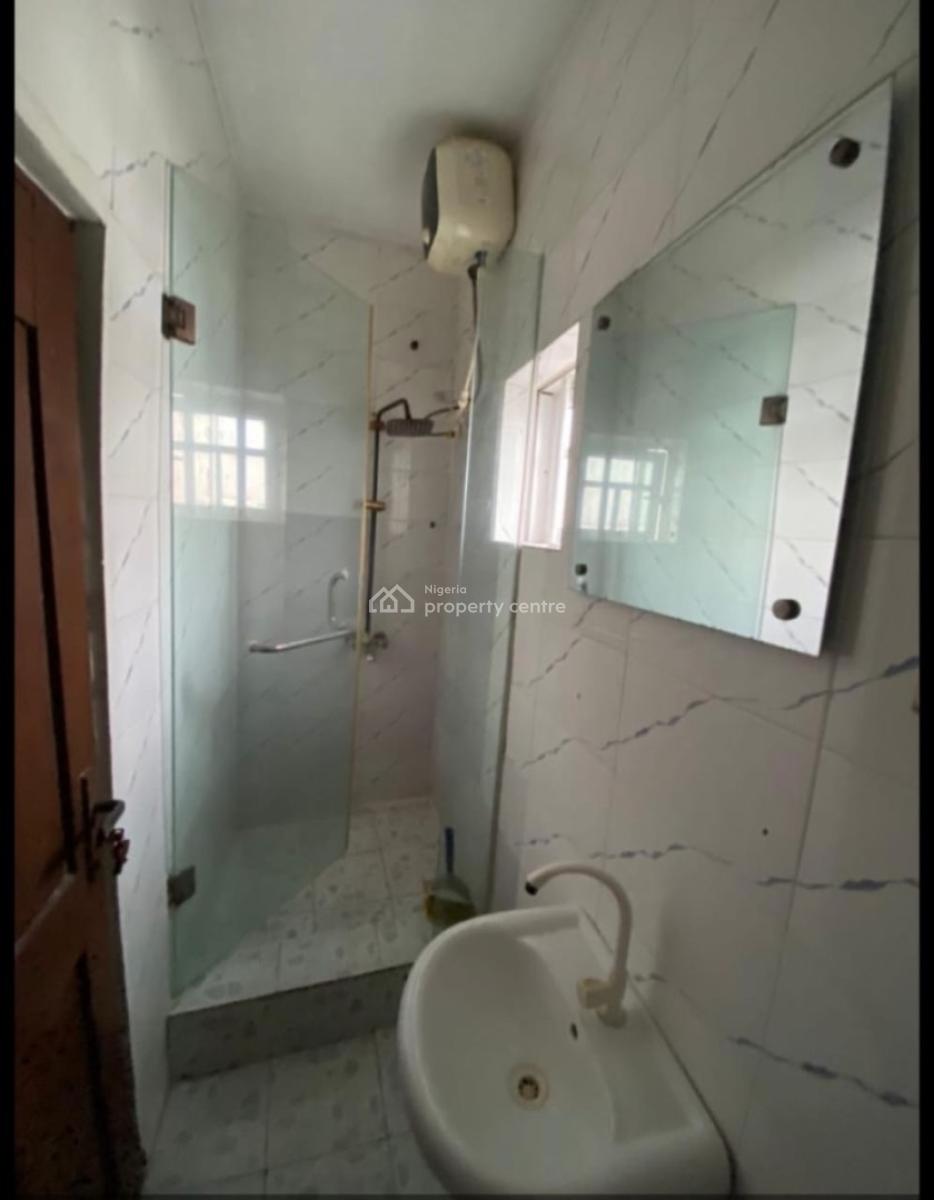 Spacious 1 Bedroom Apartment, Freedom Way, Lekki Phase 1, Lekki, Lagos, Flat / Apartment for Rent