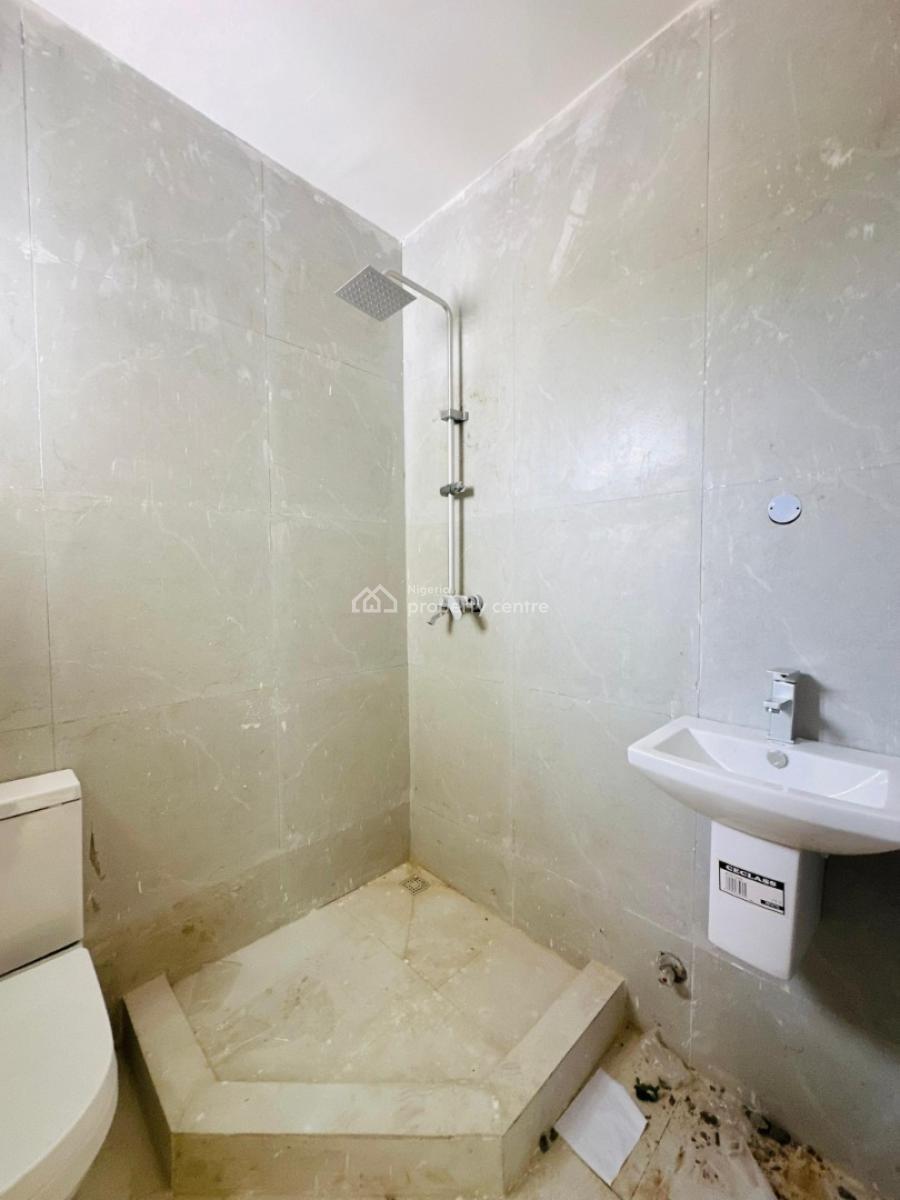 Spacious 3 Bedroom Apartment with Elevator, Behind Pinnock, Osapa, Lekki, Lagos, Flat / Apartment for Rent