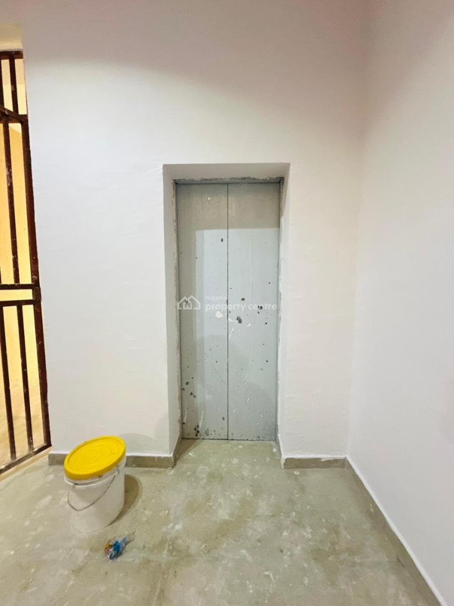 Spacious 3 Bedroom Apartment with Elevator, Behind Pinnock, Osapa, Lekki, Lagos, Flat / Apartment for Rent