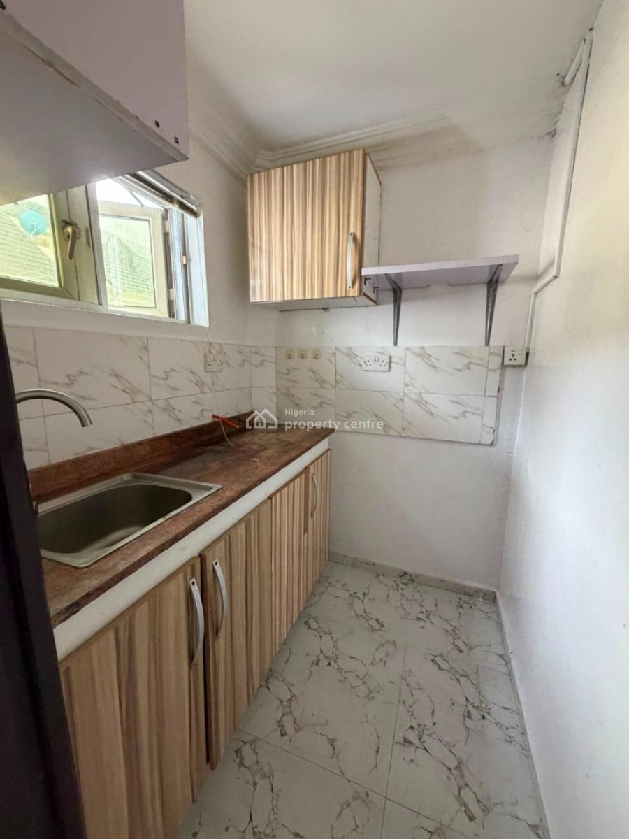 Mini Flat (pent Floor), Lekki Right, Lekki Phase 1, Lekki, Lagos, Mini Flat (room and Parlour) for Rent