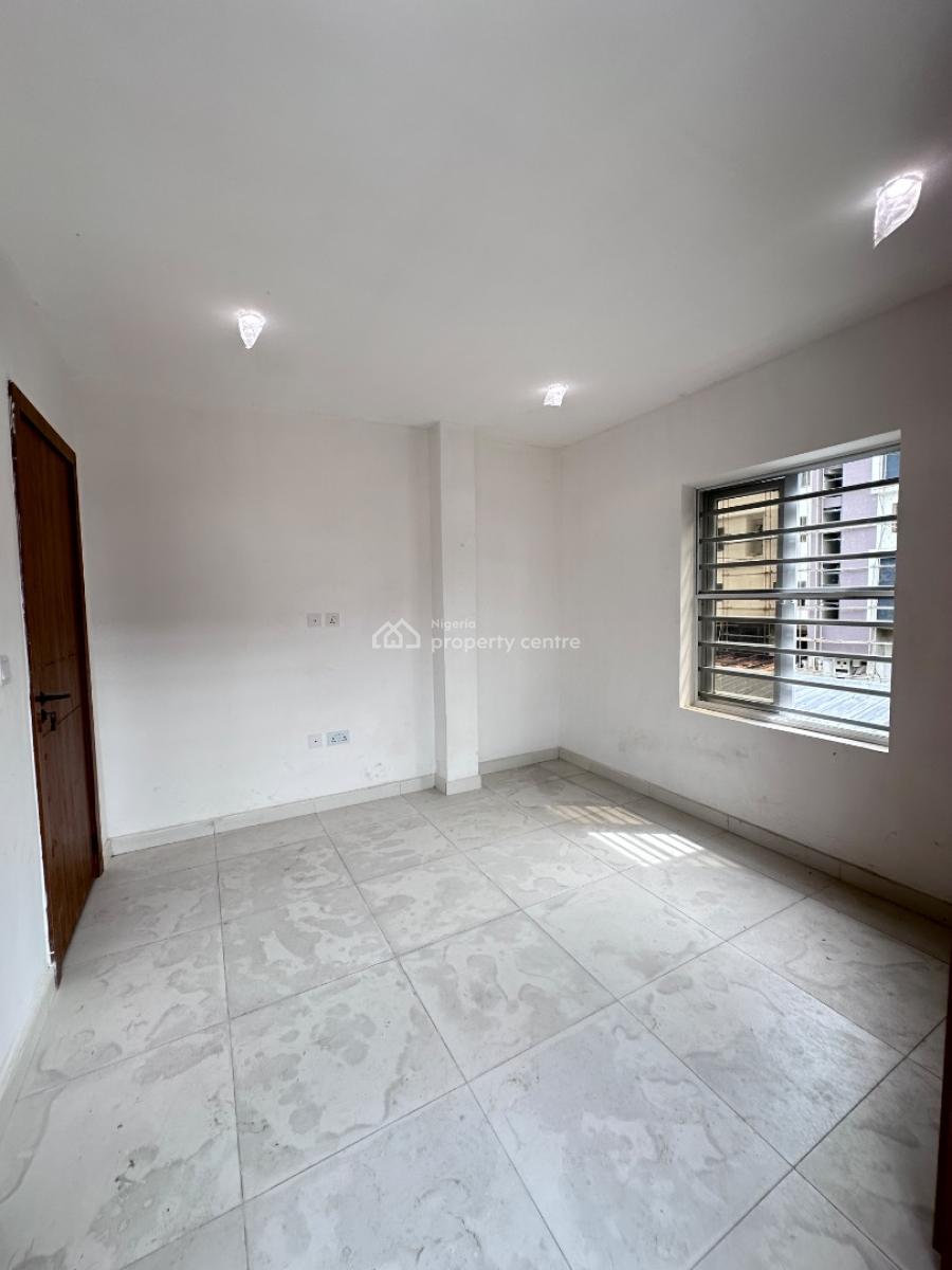 2 Bedroom Apartment with Elevator and Gym, Off Freedom Way, Lekki Phase 1, Lekki, Lagos, Flat / Apartment for Rent