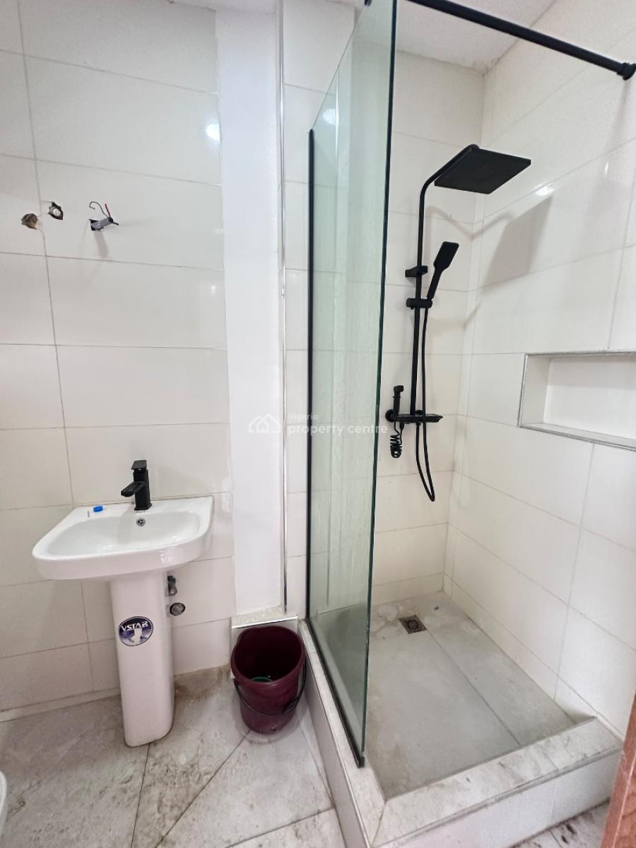 2 Bedroom Apartment with Elevator and Gym, Off Freedom Way, Lekki Phase 1, Lekki, Lagos, Flat / Apartment for Rent