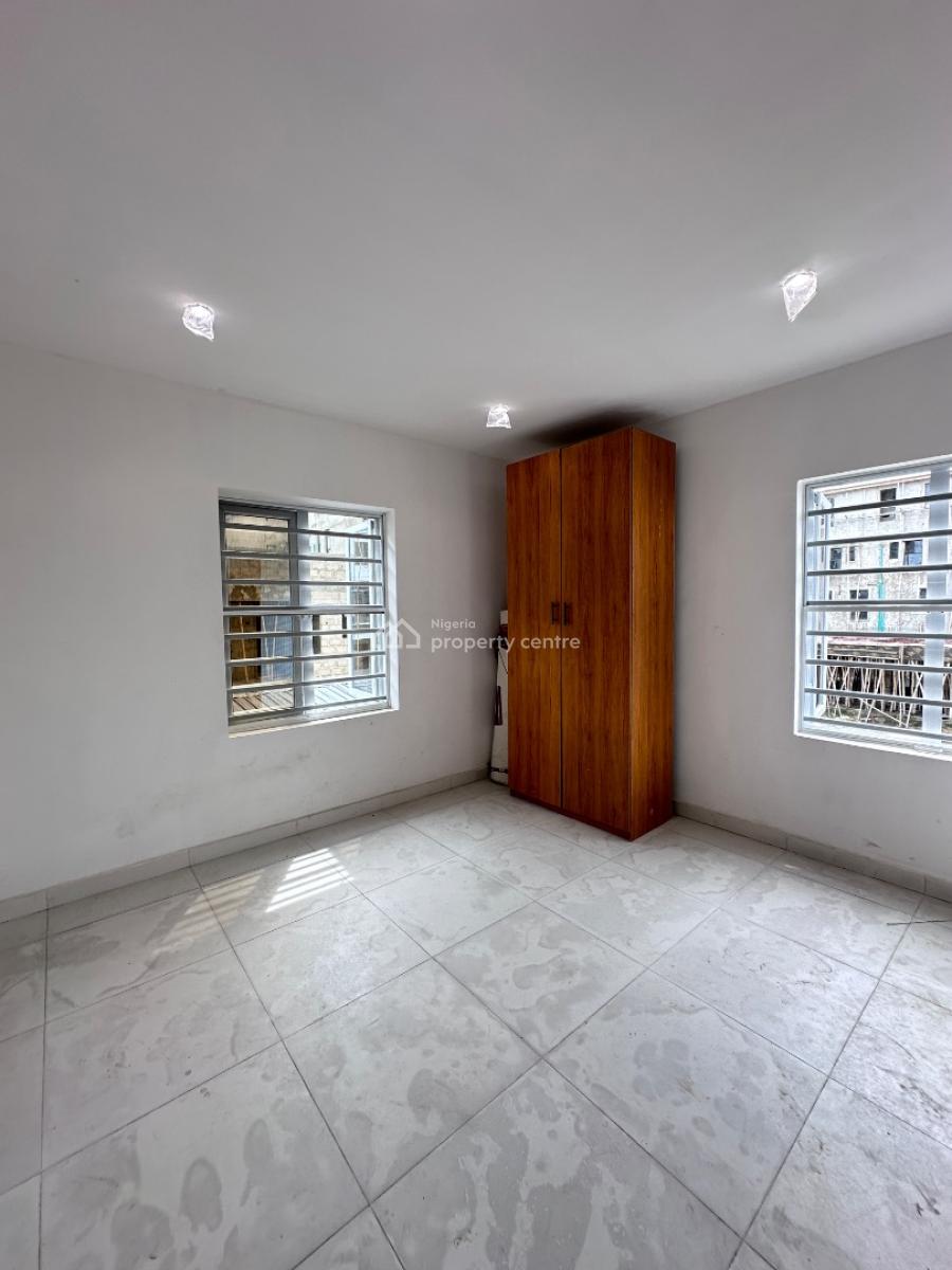 2 Bedroom Apartment with Elevator and Gym, Off Freedom Way, Lekki Phase 1, Lekki, Lagos, Flat / Apartment for Rent