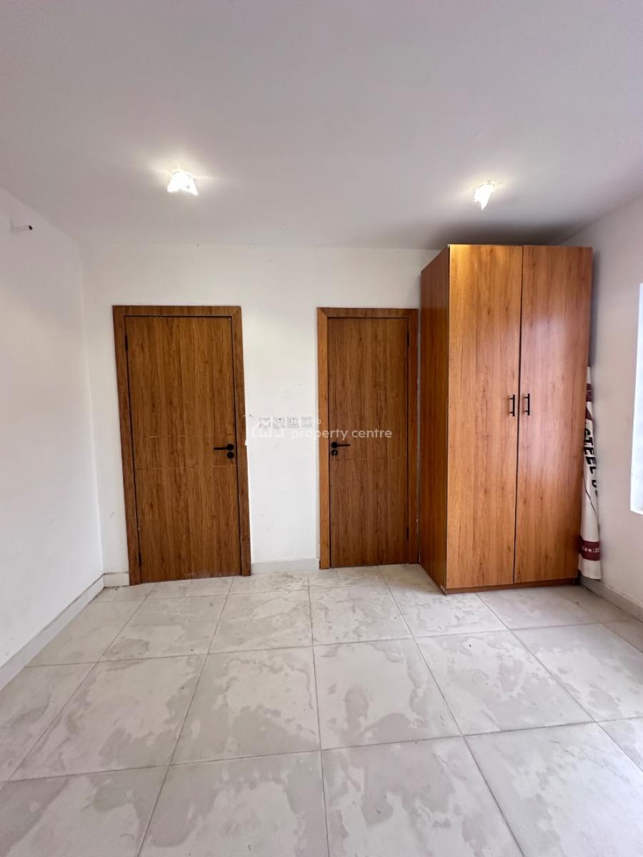 2 Bedroom Apartment with Elevator and Gym, Off Freedom Way, Lekki Phase 1, Lekki, Lagos, Flat / Apartment for Rent
