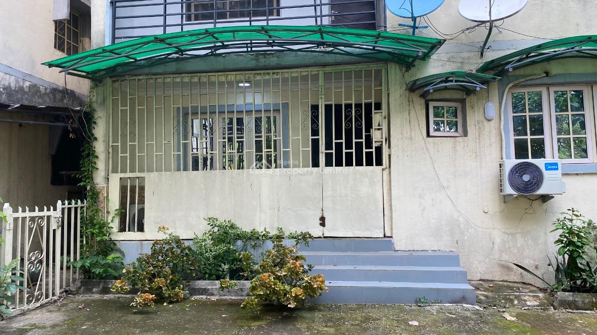 Spacious Four Bedrooms Flat, Foreign Affairs Estate, Maitama District, Abuja, Flat / Apartment for Rent
