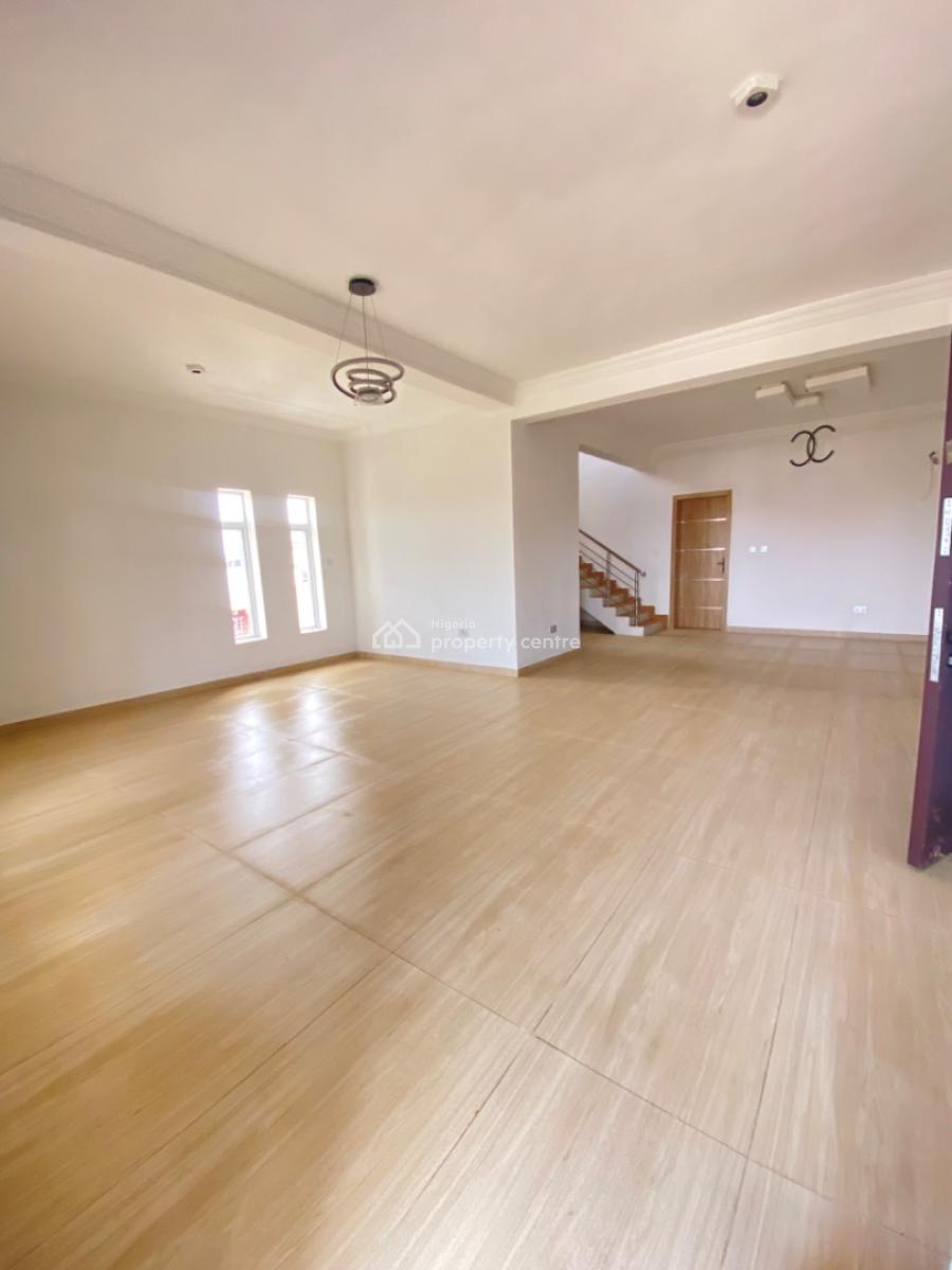 Newly Built 3 Bedroom Luxury Service Maisonette Apartment with Bq, Lekki Phase 1, Lekki, Lagos, Flat / Apartment for Sale
