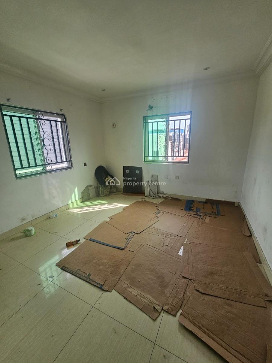 Newly Renovated 3-bedroom Flat with Bq, Off Freedom Way, Lekki Phase 1, Lekki, Lagos, Flat / Apartment for Rent