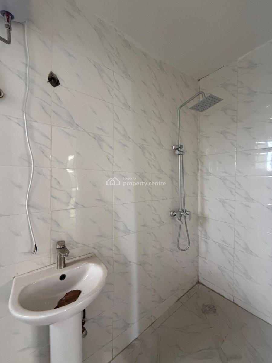2 Bedroom Apartment Available, Lekki Phase 2, Lekki, Lagos, Flat / Apartment for Sale