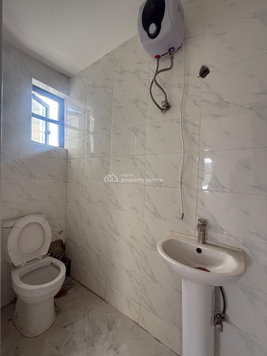 2 Bedroom Apartment Available, Lekki Phase 2, Lekki, Lagos, Flat / Apartment for Sale