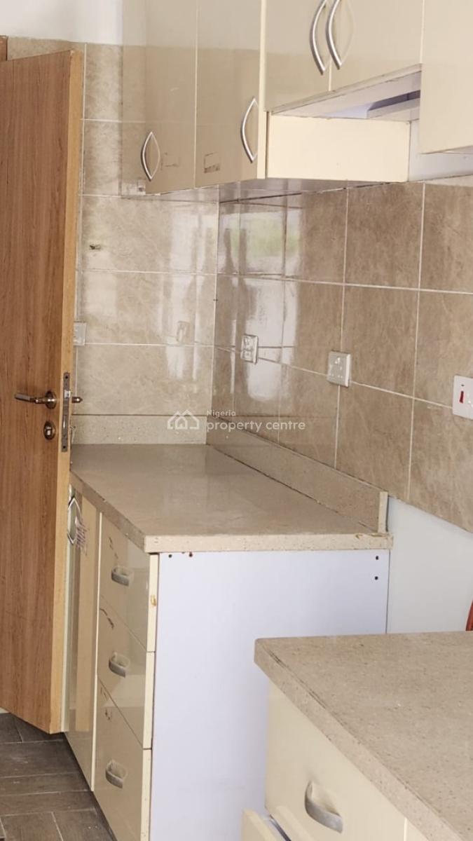 Clean 🧼 4 Bedroom Semi Detached House  with  a Room  Bq, Lekki Phase 1, Lekki, Lagos, Semi-detached Bungalow for Rent