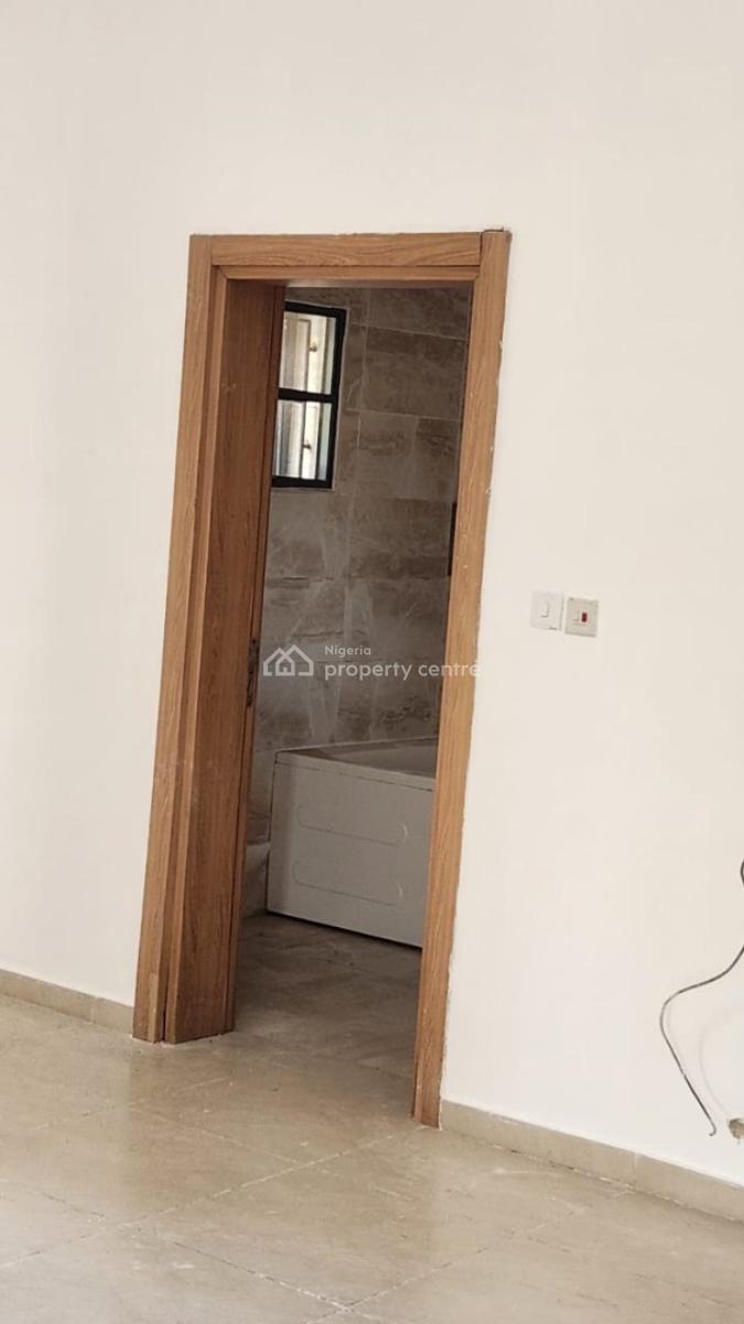 Clean 🧼 4 Bedroom Semi Detached House  with  a Room  Bq, Lekki Phase 1, Lekki, Lagos, Semi-detached Bungalow for Rent